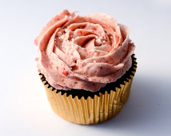 Vegan Chocolate Covered Strawberry Cupcake