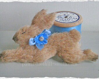 Bunny Rabbit Brooch/Running Rabbit/Hare Brooch/Woodland Animal/Easter Bunny/Animal Brooch