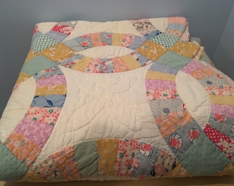 Antique Double Wedding Ring Quilt- 1930s