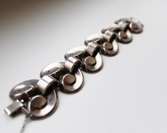 Authentic vintage Monet vintage silver linked bracelet
