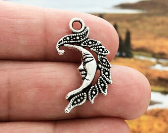 10 Silver Crescent Moon Charm SP0182
