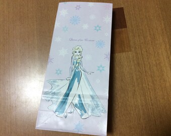 Kawaii Frozen queen Elsa paper bag.