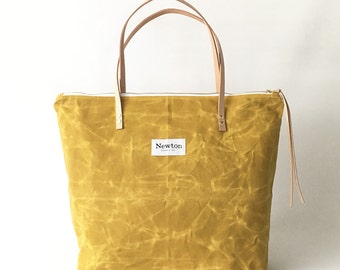MARIGOLD / waxed canvas zip tote