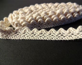 Beige zigzag lace Ribbon (1, 5 m) - sewing - crafting (C)