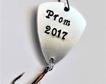 Creative Prom Proposal Unique Ways of Asking Promposal Will you go to Homecoming Boyfriend Girlfriend Teenager Engraved Fishing Lure spoon