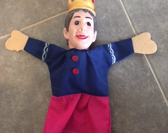 Hand Puppet King