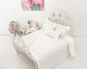 Shabby Cottage Chic Dollhouse/White Dollhouse Bedding Set/1:12 Scale Dollhouse Beds/Miniature Bedding/Dollhouse Bed Linens/ /Miniatures
