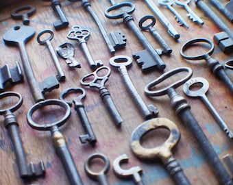 Bent and Broken Antique Keys - Bulk Keys - Wholesale Key Lot - Instant Collection