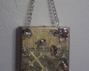 Ladies Cigar Box Purse with Dazzling Gold Decorations is all wood