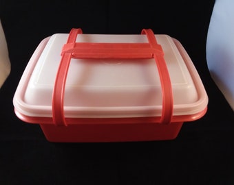 Tupperware Lunchbox with handle in Red Orange