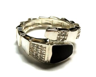 Modern Sterling Silver Ring Size 8
