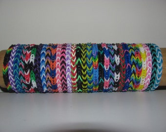 Rainbow Loom rubber band stretch bracelet lot of 30 fishtail pattern made to order you choose colors