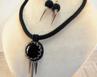 Spike a set of necklace and earrings, Stud Necklace, Punk Rock Necklace, Rebel Necklace, Geometric Necklace, Jewelry, Spike pendant