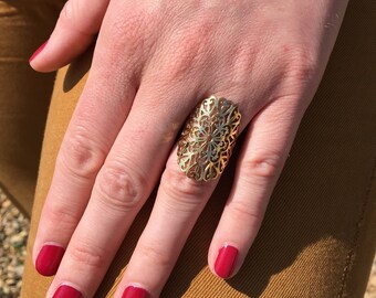 Adjustable gold ring filigree oriental style arabesque pattern