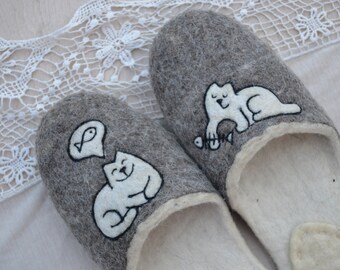 Brown Cat Felted slippers Ecofriendly handmade felted wool felt slippers Cat and fish Fan cats gift Funny Cozy Cute gift wool Any colors