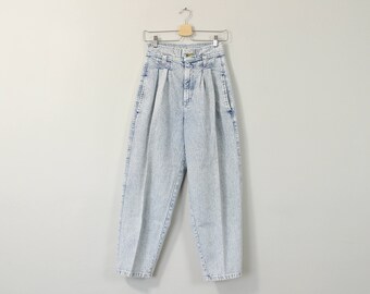 Acid Wash Jeans, High Waisted Jeans, Vintage 90s Jeans, 90s Mom Jeans, Relaxed Tapered Leg Jeans, Womens Jeans Size Size 4 / 6