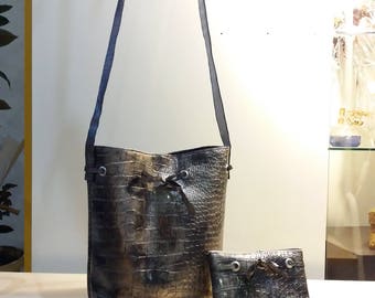 Snake leatherette shoulder bag handbag and its matching pouch