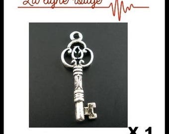 Silver charm pendant antiqued pattern key 2.9 cm