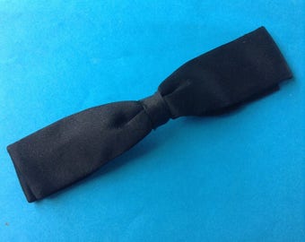 French 1930s Vintage Men Clip Pre-Tied Narrow Bow Tie - Black Silk - Dated 1939 - MADE IN FRANCE - New