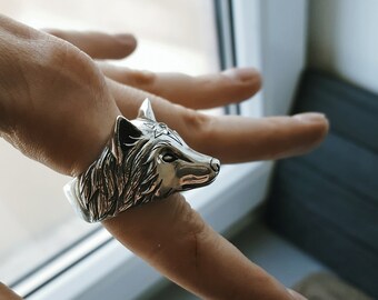 Wolf ring - Sterling silver ring - Spirit animal - Wolf jewelry - Totem ring - Moostone ring - Gift for her - Witch ring