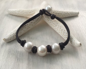 leather pearl bracelet, gift for her, pearl bracelet, leather bracelet, freshwater pearl bracelet, leather pearl