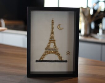 Tower Effeil hand embroidered table