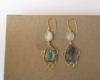 Short and Fancy Bridesmaids Earrings, White Moonstone Earrings, Labradorite Dangle Earrings, Gold Earrings, Gemstone Earrings