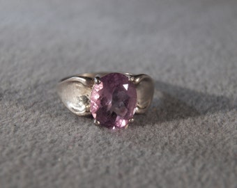 Vintage Sterling Silver Oval Amethyst Fancy Raised Relief Design Band Ring, Size 8