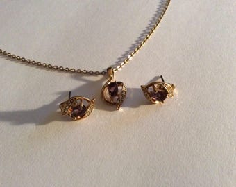 Avon NR Necklace and Earring Set