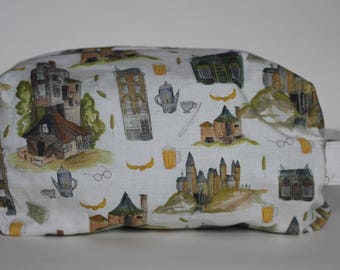 The Burrow and Beyond Medium Knitting & Crochet Project/Toiletry Box Bag