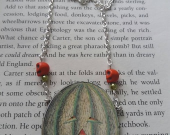 Pumpkin necklace. Pumpkin jewellery. Pumpkin pendant. Skull jewellery. Horror necklace. Creepy necklace. Halloween necklace. Skull necklace.