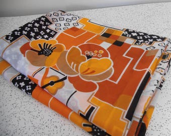 geometric floral...1970s vintage knit fabric yardage