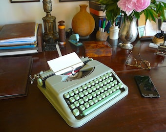 FREE SHIPPING! 1963 Hermes Baby Typewriter Sea-Foam Green & Mint keys Excellent cond. QWERTY Pica typeface