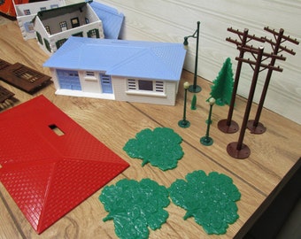 Plasticville U S A House Unit HU-7/Building Toy Houses