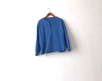 Simple 90s Reebok Henley Shirt - M