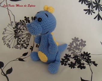 Small blue dinosaur crochet