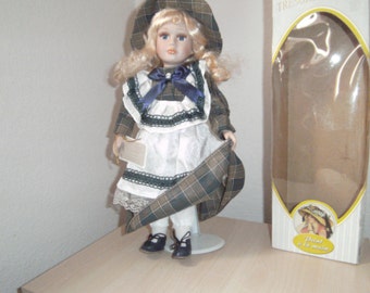 Reduced..Pretty COLLECTABLE Porcelain Doll. "Tresors D'antan" with Certificate of Authenticity. LIMITED EDITION.