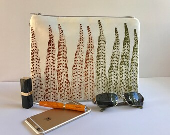 HANDCRAFTED CLUTCH, Zipper clutch purse, handmade clutch, handprinted fabric, envelope clutch, clutch, FABRIC Clutch, Woman's Bag, Hawaiian