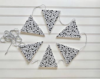 Heart Wood Banner , Heart Garland, Valentines Banner, Valentine's bunting, Valentine pendent