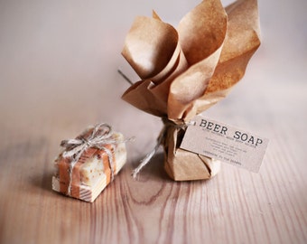 Mini BEER Soap FAVORS w/ wooden soap dish Gift Set - Set of 6- Rustic Wedding favors, personalized gift, stocking stuffer, man gift