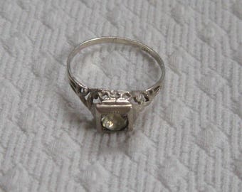 Art Deco ring . art deco sterling ring . Sterling Ring . sterling filigree ring . faux diamond ring