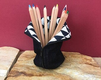Standing pencil, pencil case, pen case holder