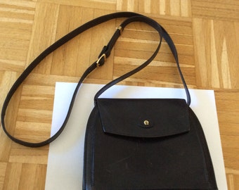 Use Code THANKS10 for 10% off ! AIGNER crossbody bag, in fashion again.