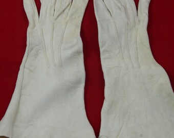 Vintage Ladies Leather Gloves White
