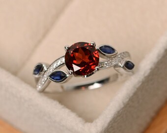 Garnet ring, leaf ring, multistone ring, red gemstone ring, ring garnet