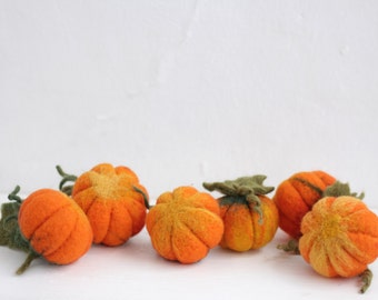 Six needle felted pumpkins, Halloween & thanksgiving home decor, eco decorations