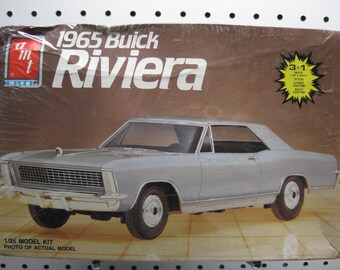 Plastic model car kits