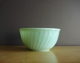 Vintage Jadeite Mixing Bowl - Swirl Pattern - Fire King - Jadite Green Glass Retro Kitchen Bowl