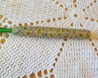 Size K Susan Bates crochet hook