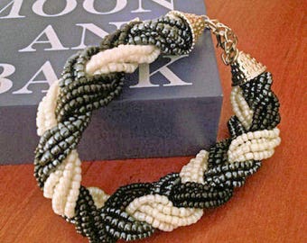 Swirl Seed Bead Bracelet